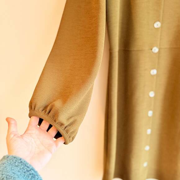 Madewell Texture & Thread Crepe Balloon-Sleeve Button-Front Dress in Olive Large - Picture 2 of 7